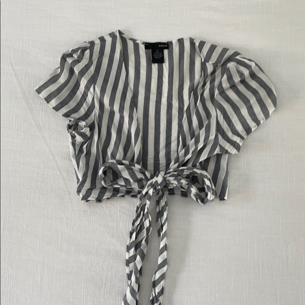 AQUA Tie Front Crop Top